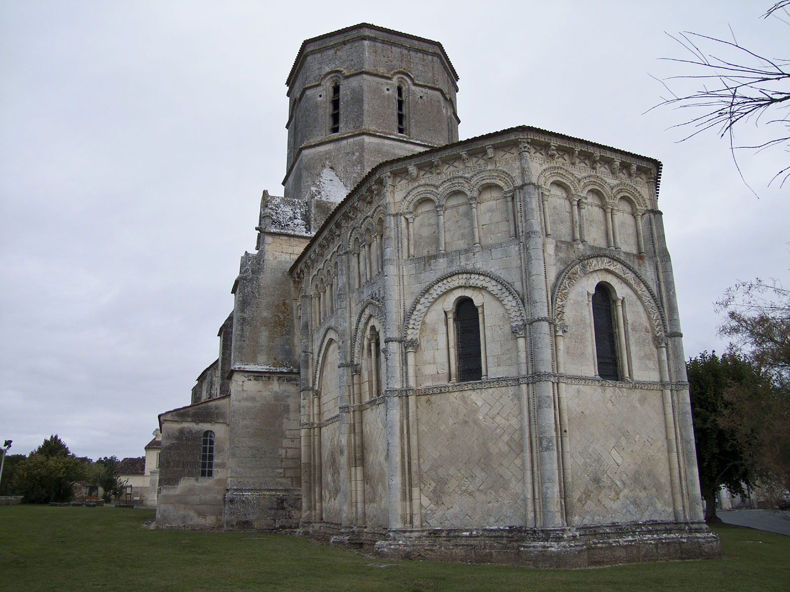 Retaud, Saintes